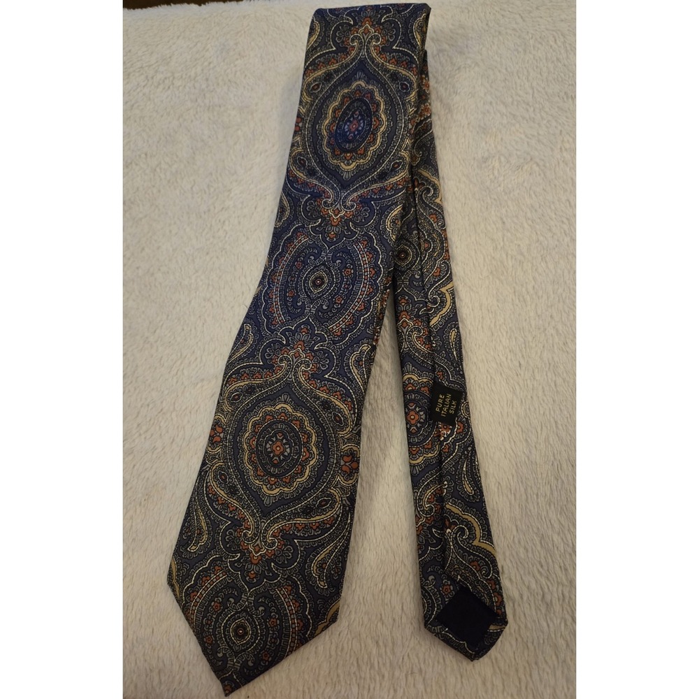 Vintage MALLORY & CHURCH Men's 100% Italian Silk Blue Paisley Medallion Design